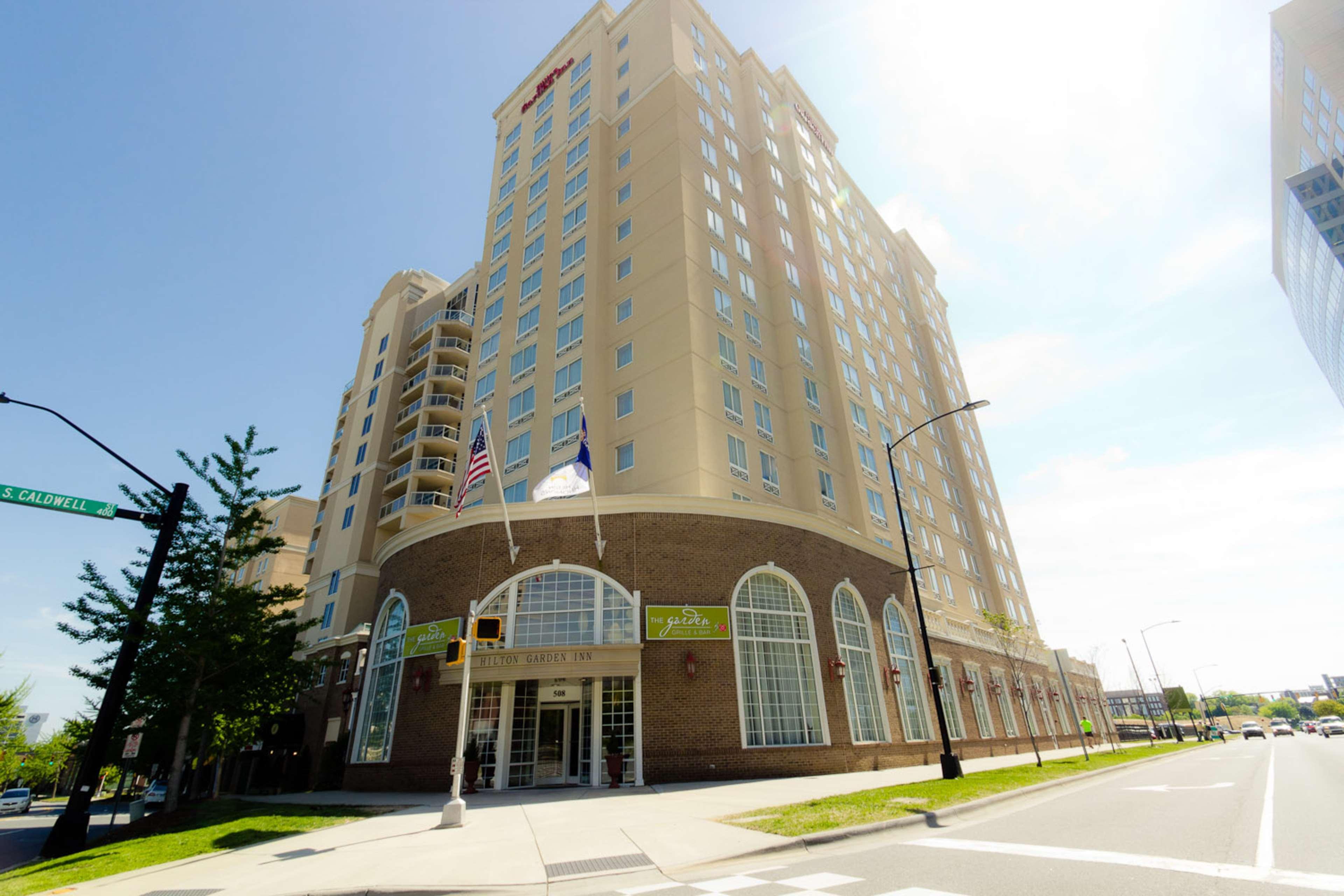 Hilton Garden Inn Charlotte Uptown Exterior photo