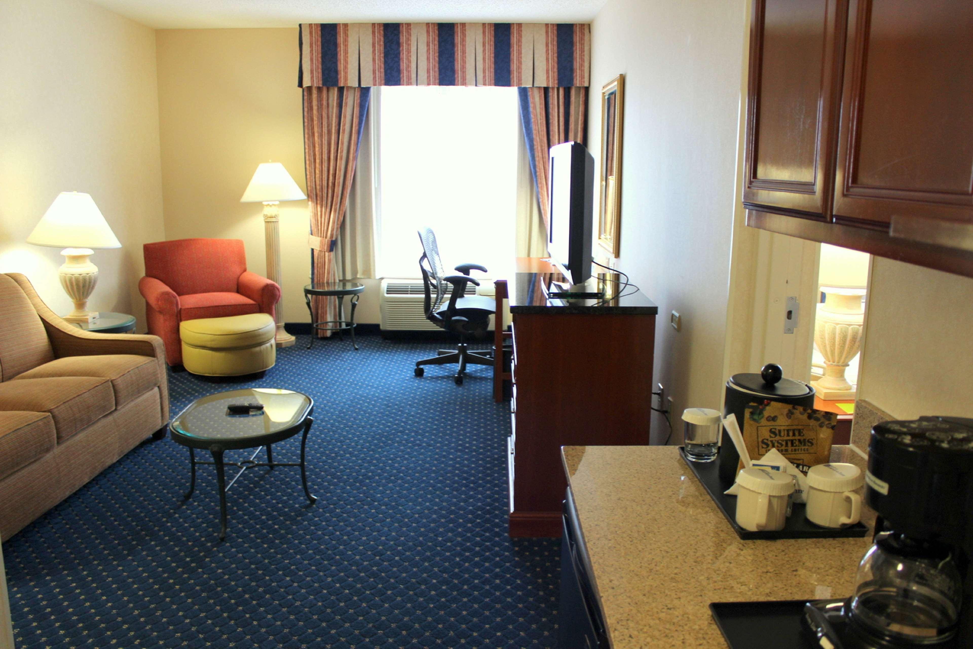 Hilton Garden Inn Charlotte Uptown Exterior photo