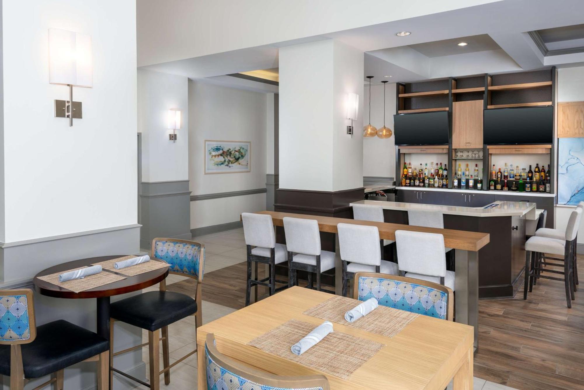 Hilton Garden Inn Charlotte Uptown Exterior photo