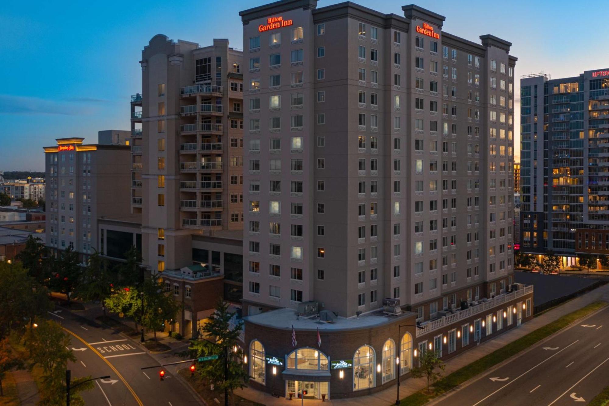 Hilton Garden Inn Charlotte Uptown Exterior photo