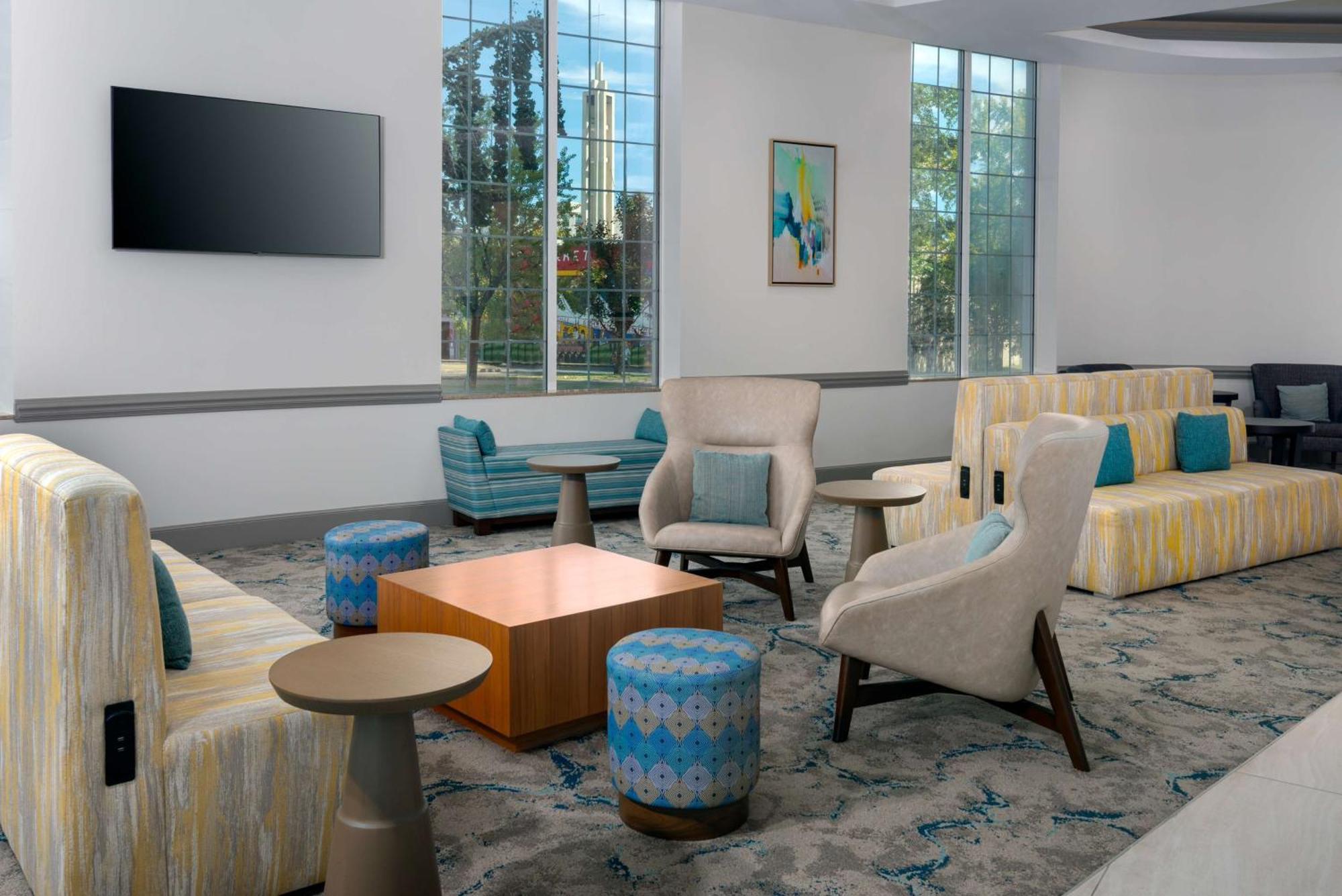 Hilton Garden Inn Charlotte Uptown Exterior photo